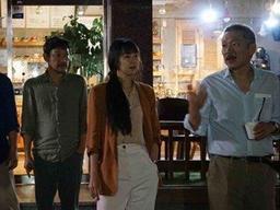 김민희 바라보는 홍상수…'풀잎들' 촬영현장 공개