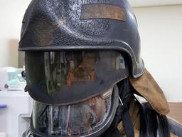 "세살짜리가 저 안에…" 헬멧 녹인 불길 속으로 뛰어든 소방관들