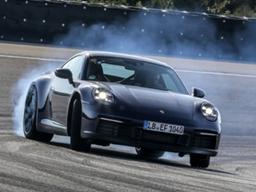 스포츠카의 상징 <strong>포르쉐</strong> 신형 <strong>911</strong> 테스트 과정 살펴보니...