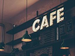 인적 드문 <strong>골목</strong>의 작은 카페가 살아남는 법