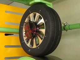 '스스로 충전·안전 점검하는' 스마트 <strong>타이어</strong>