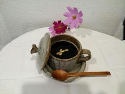 [술, 술술 들어가면 큰일 ③] 칡차, 술 해독 돕고 습관성 음주 중독 예방하는 효과