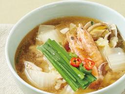 추워질땐 시원하게 칼칼한 ‘<strong>배추</strong>짬뽕탕’