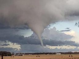 때아닌 토네이도로 美중부 곳곳 초토화…1명 사망
