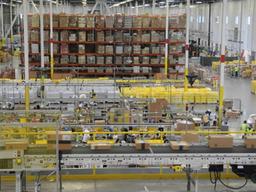 미 아마존 창고직원 24명 로봇 실수로 약물<strong>중독</strong>, 입원