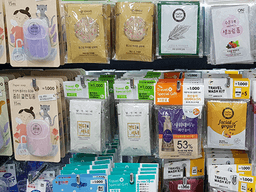 가성비에 신박함까지 풀옵션! 다이소 해외여행 꿀템 10