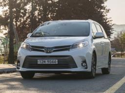 [시승기]사장님의 또다른 선택..19년형 토요타 <strong>시에나</strong> 4WD