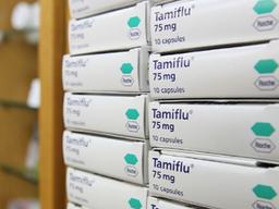 '독감치료제 복용' 여중생 아파트서 추락사… "약 먹고 <strong>환각</strong><strong>증상</strong>"