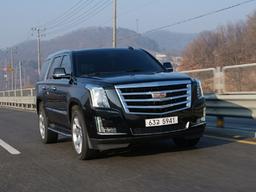 <strong>캐딜락</strong> 전차종을 경험한 자동차 블로거들의 이야기