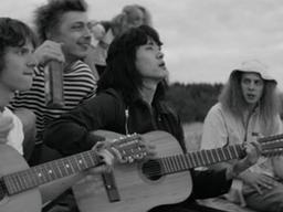 전우의 가슴을 밟고 싶지 않기에