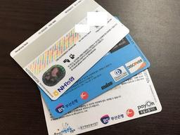 신용카드 뒷면에 서명을 하지 않으면 보는 <strong>피해</strong>