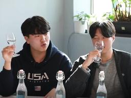 [스브스뉴스] '워터소믈리에'와 6가지 물 마셔보다…구별할 수 있을까