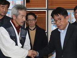 '굴뚝농성' 파인텍 노사협상 극적 타결…426일만에 땅으로