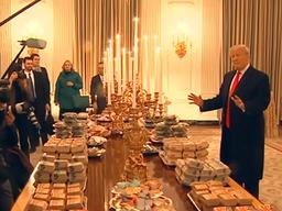 맥도날드 햄버거로 <strong>백악관</strong> 만찬 차린 트럼프…"셧다운 때문에"