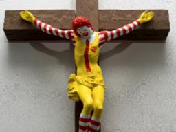 십자가에 못박힌 맥도날드 예수…이스라엘 기독교 '분노'