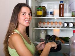 <strong>주방</strong>에서 절대 하면 안 되는 '위험한' 행동들