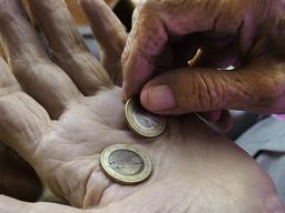 젊을 때 뼈 빠지게 일해도 43세 정점뒤 58세부터 '적자 인생'