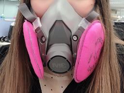 <strong>미세먼지</strong> '매우 나쁨' 날 '방독면' 쓰고 출근해보니