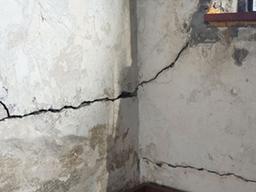 시멘트 가루 풀풀 날리는데 SNS 명소 <strong>카페</strong>?