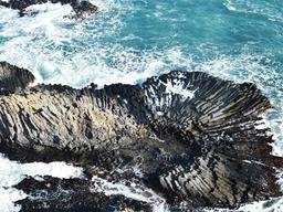 바위 기둥 하나하나가 작품…경주바다 핫 플레이스 ‘<strong>주상절리</strong><strong>길</strong>’