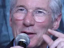 할리우드 <strong>베테랑</strong> 배우 리처드 기어, 예순아홉에 득남