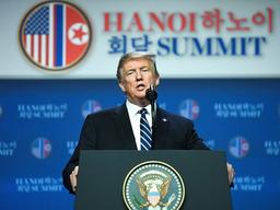 <strong>트럼프</strong> 대통령 “우리는 뛰지 않고 걸어야 하는 그런 시점”