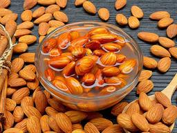 밤새 물에 담근 아몬드 4알의 놀라운 건강 효능 10가지