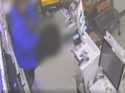 흉기 위협에도 침착한 <strong>설득</strong>…참사 막아낸 편의점 직원