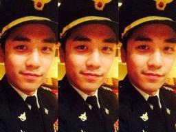 승리, '무궁화 3개' 경찰복 입고 찍은 사진 삭제한 이유