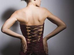 군살 감추는 보정속옷, 건강에는 어떤 영향을?