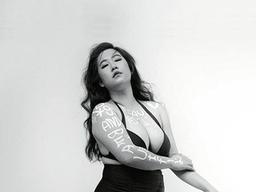 ‘<strong>사이즈</strong>는 그냥 <strong>사이즈</strong>일 뿐’, <strong>플러스</strong><strong>사이즈</strong> <strong>모델</strong> 김지양