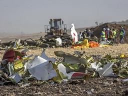 "왜 <strong>비행기</strong><strong>사고</strong>는 났다 하면 전원 사망인가요?"