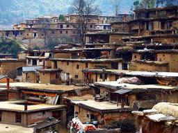 마당을 걸었는데 아랫집 지붕…600가구가 실핏줄처럼