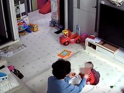 '영아 따귀' 돌보미 근무기록 보니 "부모들이 좋게 평가"