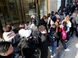 "5000만원어치 주세요" 면세점 점령한 따이궁