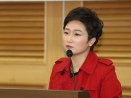 이언주, 윤리위 징계에 “입 막고 손발 묶어도 옳은 길 갈 것”