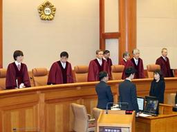 <strong>낙태</strong>죄 66년만에 사라진다…헌재 "헌법 불합치"