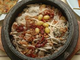 큰마을영양굴 밥… 바다의 향 품은 굴밥