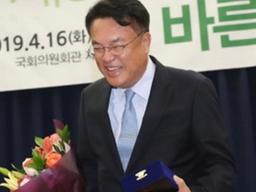 “<strong>세월호</strong> 발언은 오해” 정진석, 나경원에게 보낸 항의성 메시지엔…