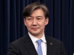 민주당發 <strong>조국</strong> 총선 차출론… '삼인성호' 일까 '꽃가마' 일까