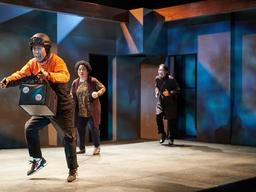 가난은 죄인가, 그렇다··· 연극 '철가방 추적작전'