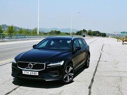 올라운더, '<strong>볼보</strong> 크로스 컨트리 <strong>V</strong>60 T5'의 자유로 연비는?