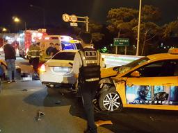 인천공항<strong>고속도로</strong> 20대 여성 운전자 사고 <strong>정차</strong> 원인 '소변 때문'?