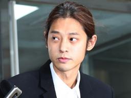 고개 숙인 '단톡방' 수장…<strong>정준영</strong>, 모든 혐의 인정+피해자와 합의 원해