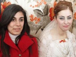 산 속에서 만난 <strong>결혼식</strong>