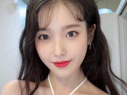 아이유, 바닥케이크 먹는 영상 보니...`역대급 <strong>팬사랑</strong>`