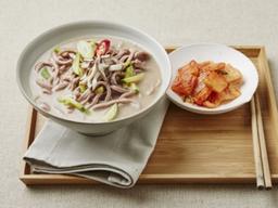 제철식재료로 고소하게…‘수수<strong>들깨</strong> 칼국수’