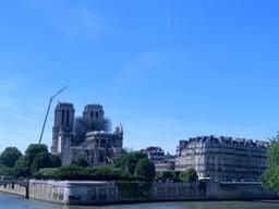 노트르담 대성당은 괜찮을까?…파리는 변하는 중