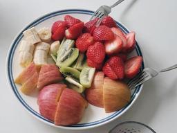 아침 밥 대신 <strong>과일</strong>만 양껏 먹었더니 내 몸에 이런 변화가