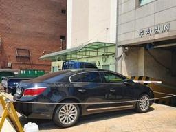 <strong>주민</strong>들은 무슨 죄… 툭하면 입구에 몹쓸 '승용차 바리케이드'